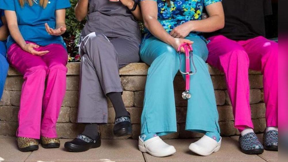 CROCS, ofrece calzado gratuito a personal médico activo frente al COVID19