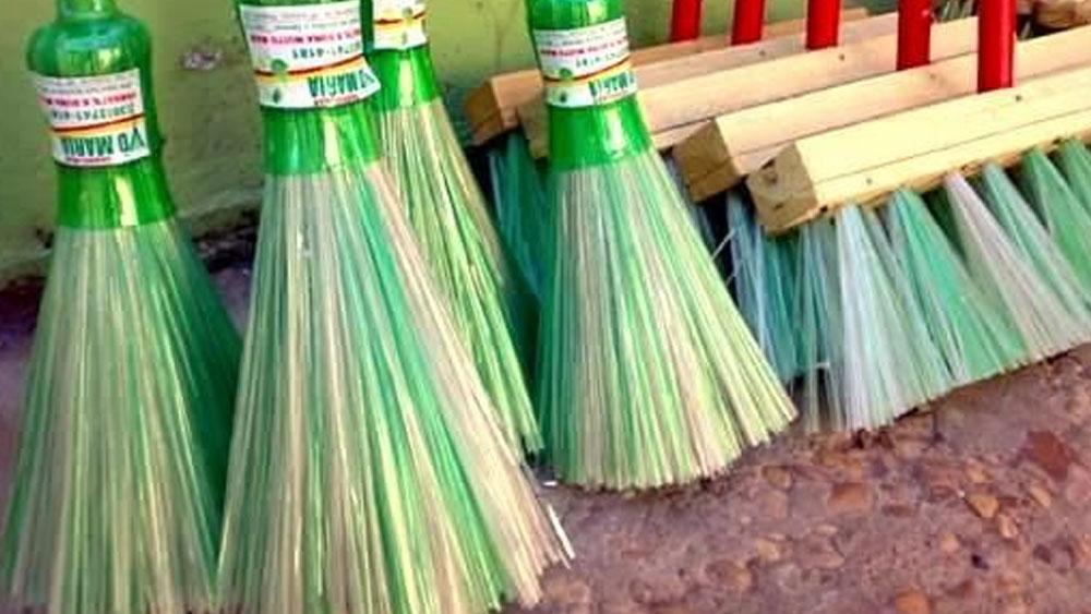 COMO FABRICAR TUS ESCOBAS RE-UTILIZANDO BOTELLAS DE PLÁSTICO